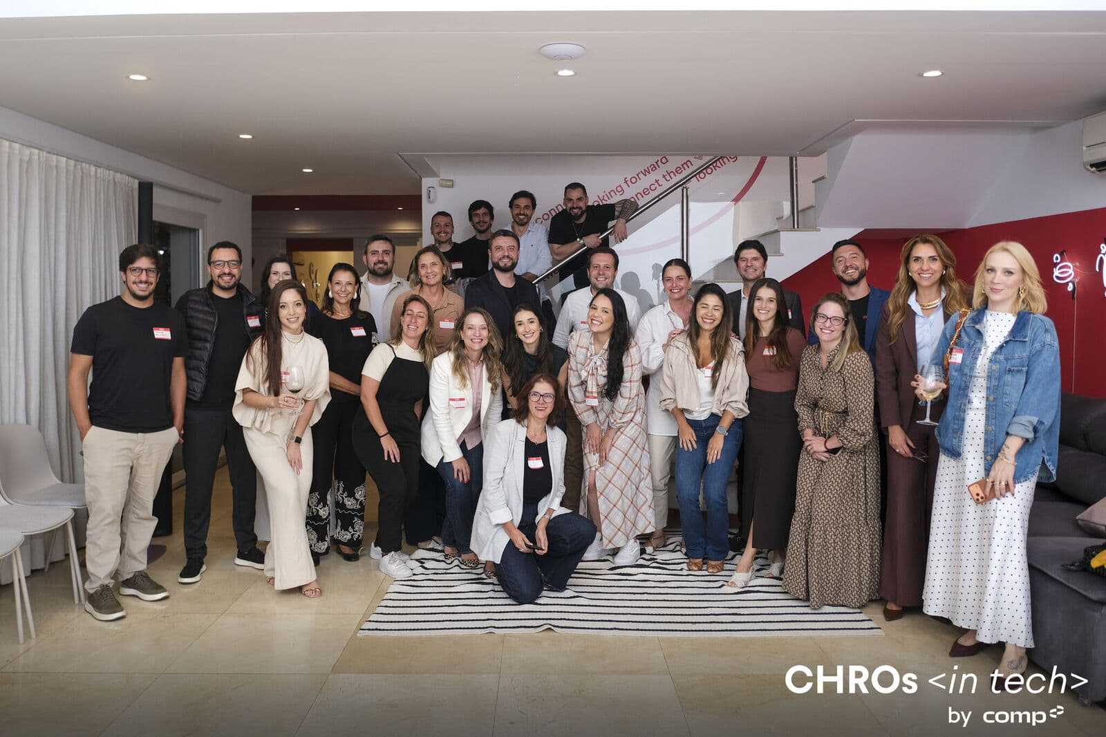 Foto de grupo dos participantes do encontro